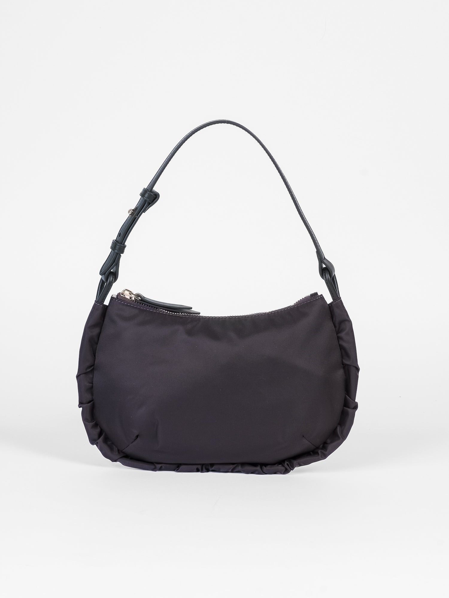 Sac Demi-Lune Beatrix en Nylon Satiné Élégant et Fonctionnel