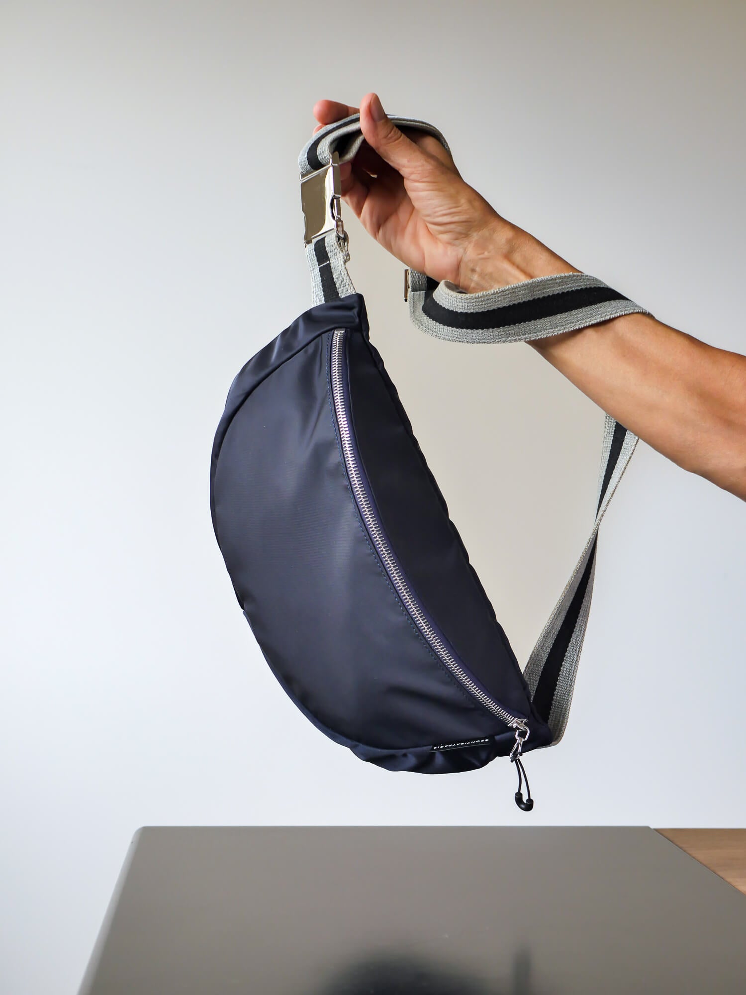 Gabin satin nylon - Midnight Blue Swag Black