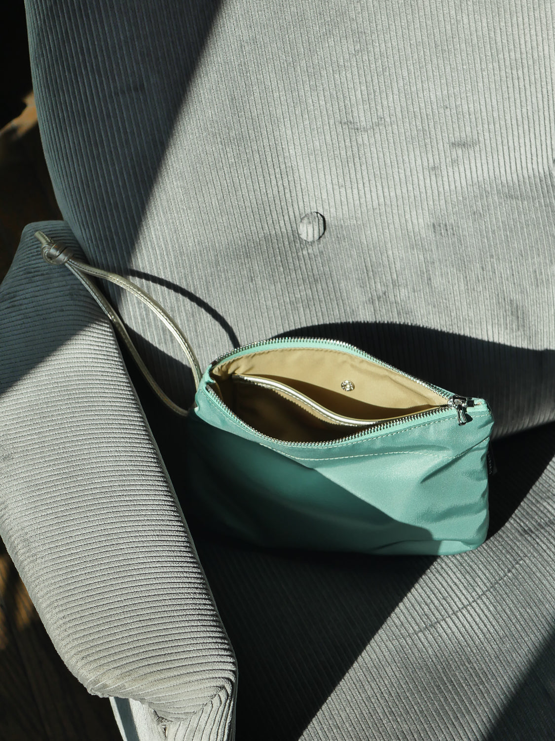 Verona satin nylon pouch - Almond