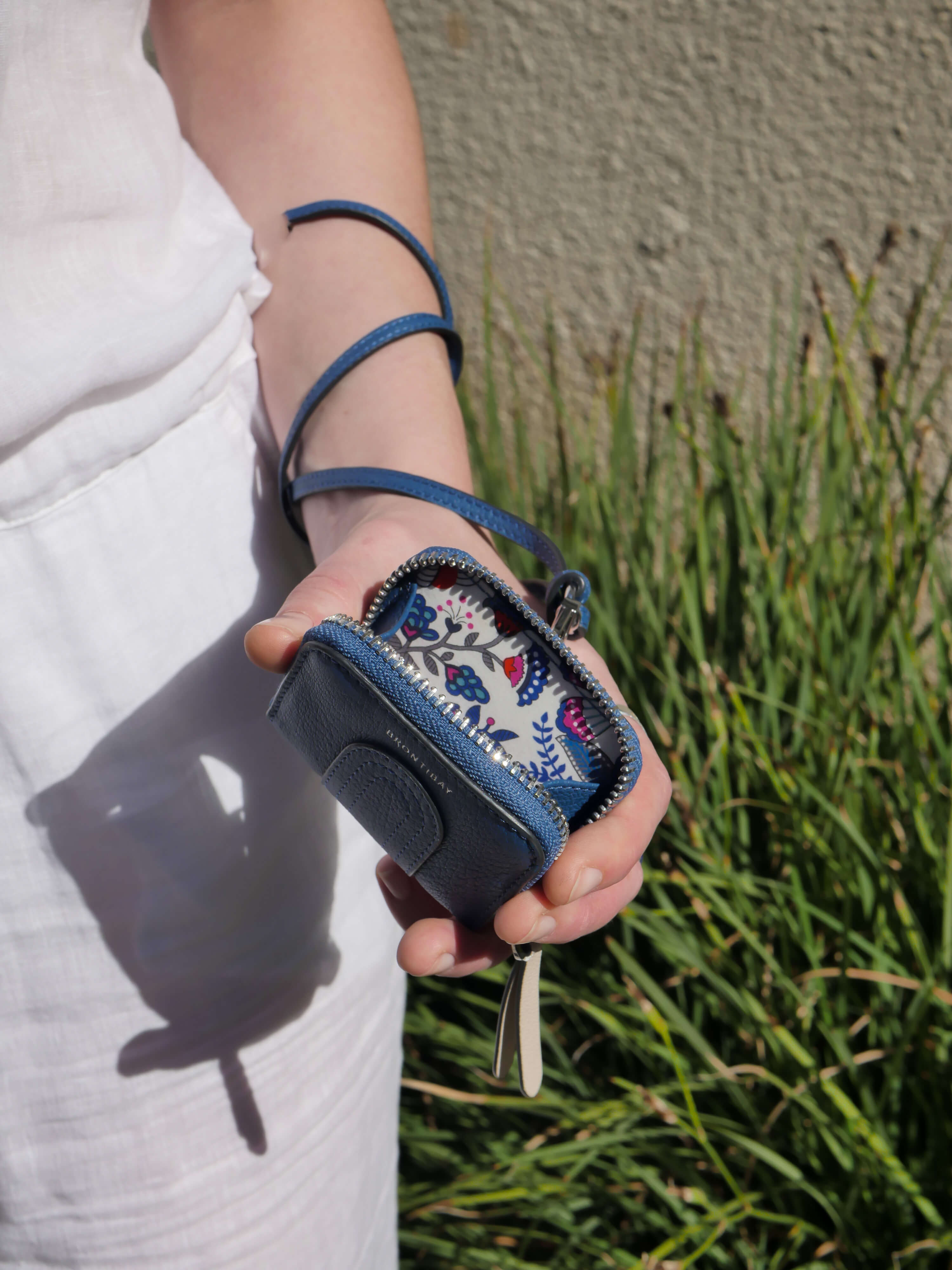 Baboushka Dutch leather patch - Yale Blue