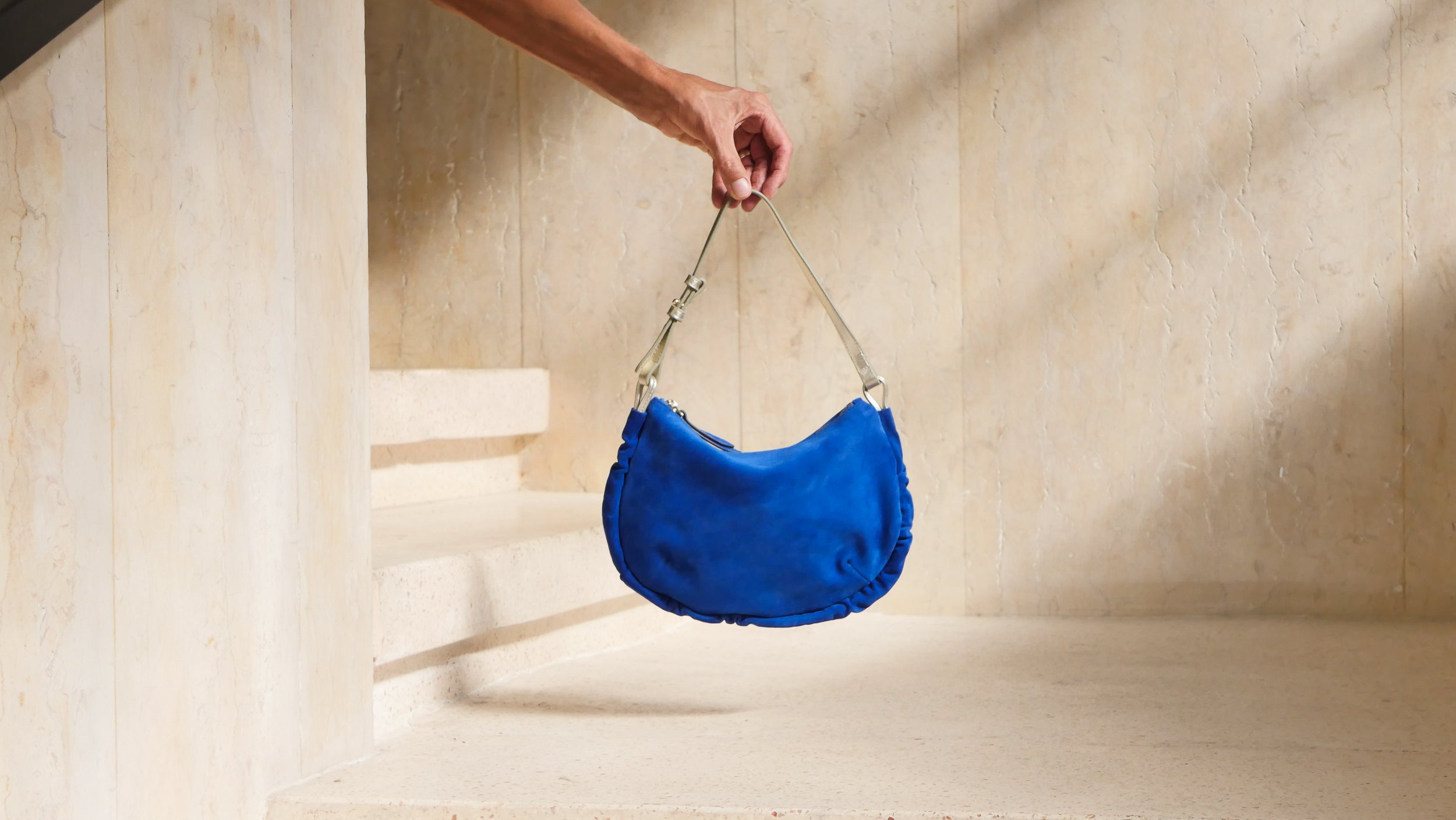 Banner_Beatrix_suede_blue-1.jpg