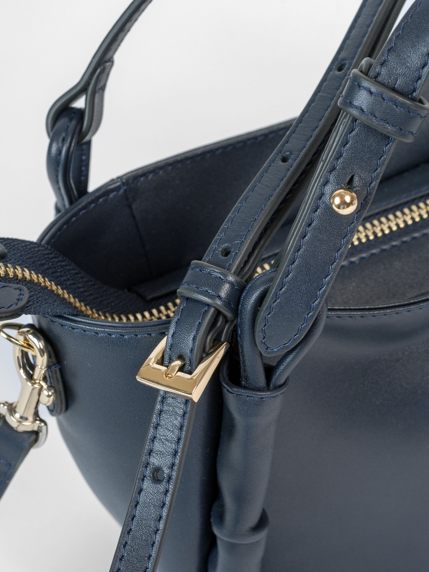 Beatrix Suede bag - Electric Blue