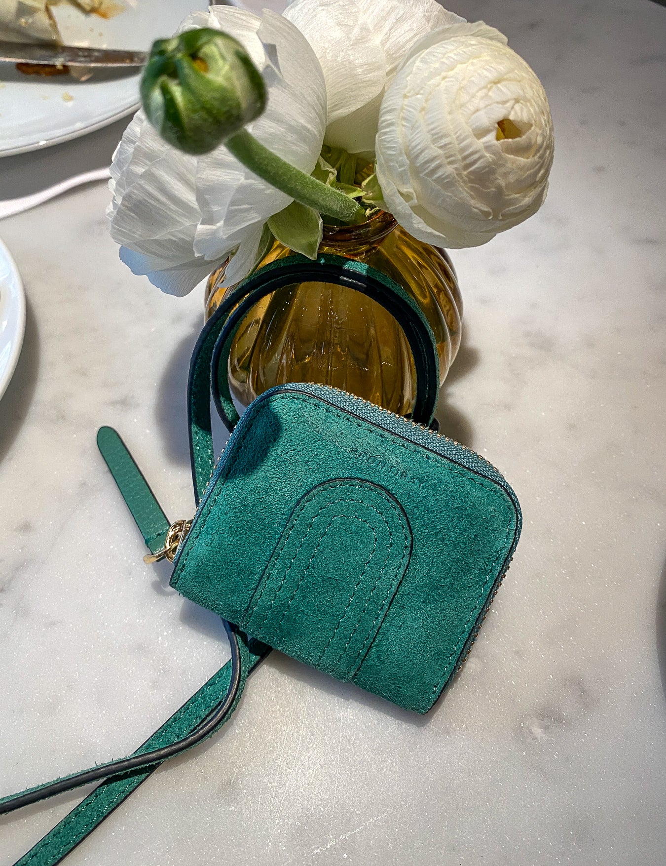 airpods case green suede