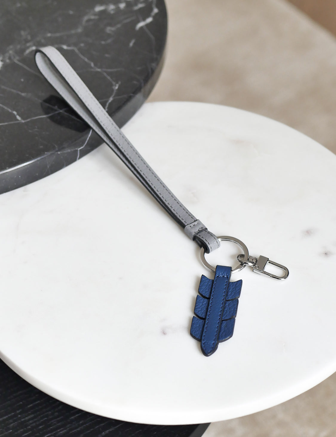Keyringarrowgrey-1.jpg