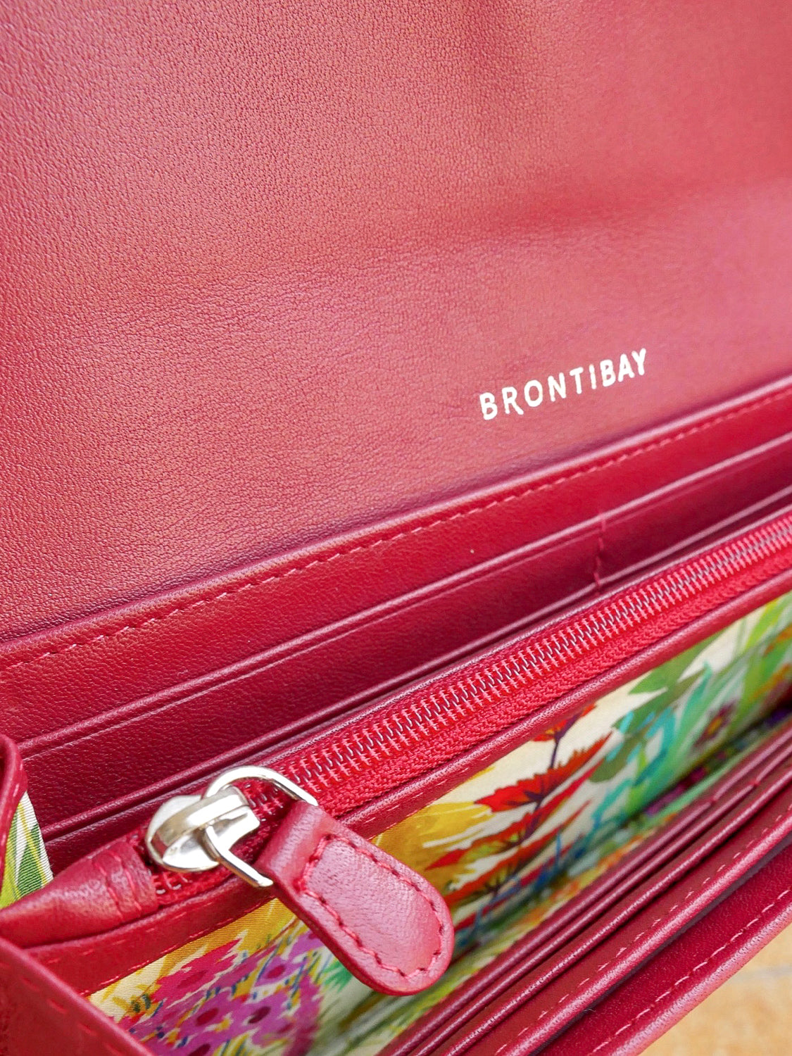 Mayfair Cuir Cassandra - Strawberry