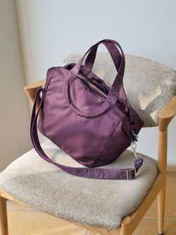 Nerano satin nylon tote bag in bordeaux